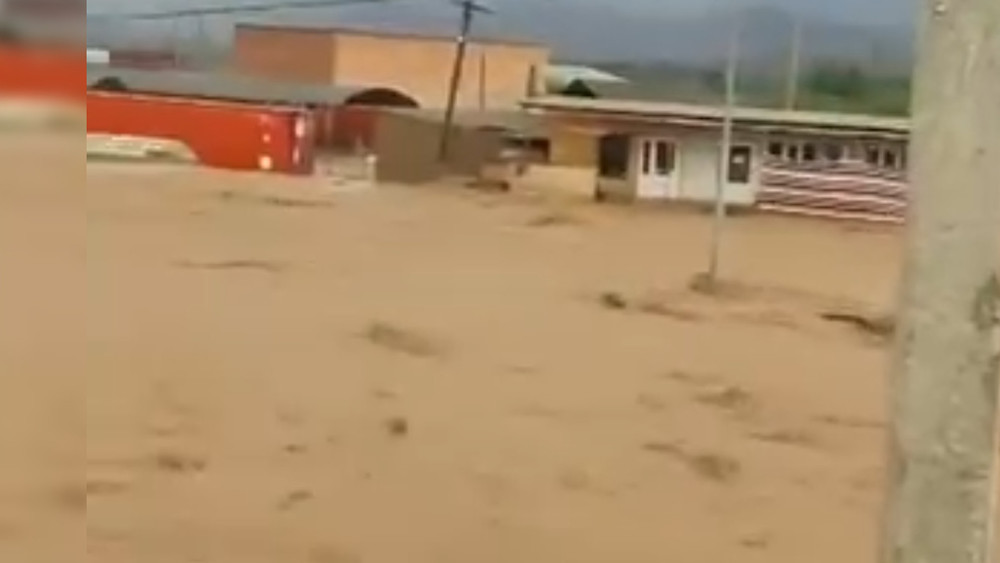 Сель сошел в Самаркандекском айыльном аймаке: вода зашла в магазин, повреждена селезащита