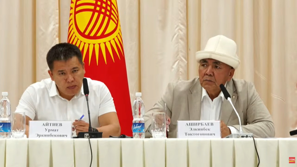 «В кабинете сидите, а село не видите»: жительница Байтика раскритиковала главу айыл окмоту