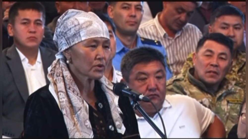 Жители Алайского района подняли вопрос о равных пенсионных выплатах для госслужащих и тех, кто платил налоги за земельный пай