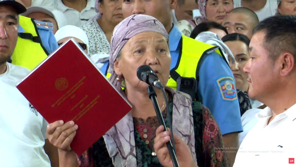 В Лейлеке мать-одиночка уже 18 лет не может получить земельный участок, несмотря на наличие госакта