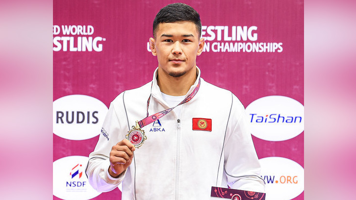 Баткенский борец Ырысбек Хамдамов завоевал золото на чемпионате Азии