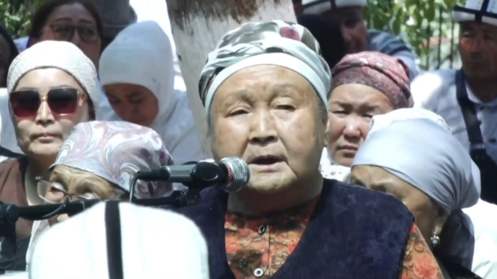 Жители айыльного аймака Жазы Узгенского района пожаловались на отключения электричества до трёх дней и попросили построить малую ГЭС