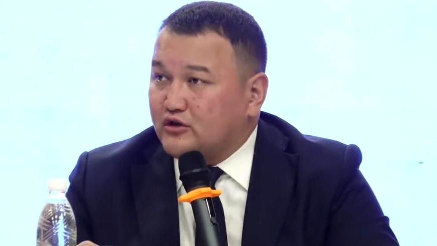 Полпред президента Эрмат Джумаев на встречах в Таласе: от расширения дорог до просьбы о помиловании. Итоги