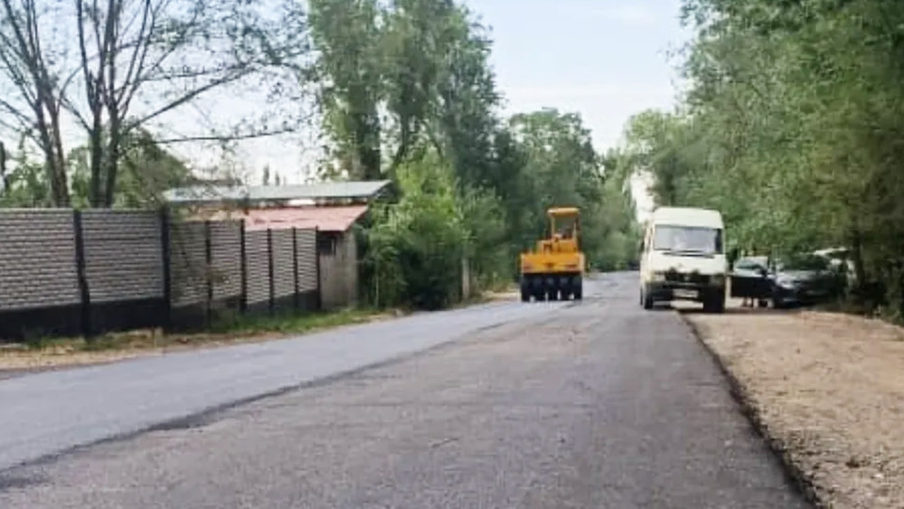 В Арашанском айыльном аймаке заасфальтировали дорогу Таш-Добо—Малиновка