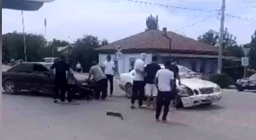 В Караколе на перекрёстке, где часто происходят аварии, вновь произошло ДТП