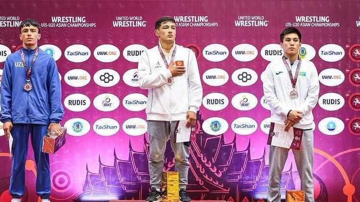 18-летний Алхам Абдирасулов из Лейлека стал чемпионом Азии по греко-римской борьбе