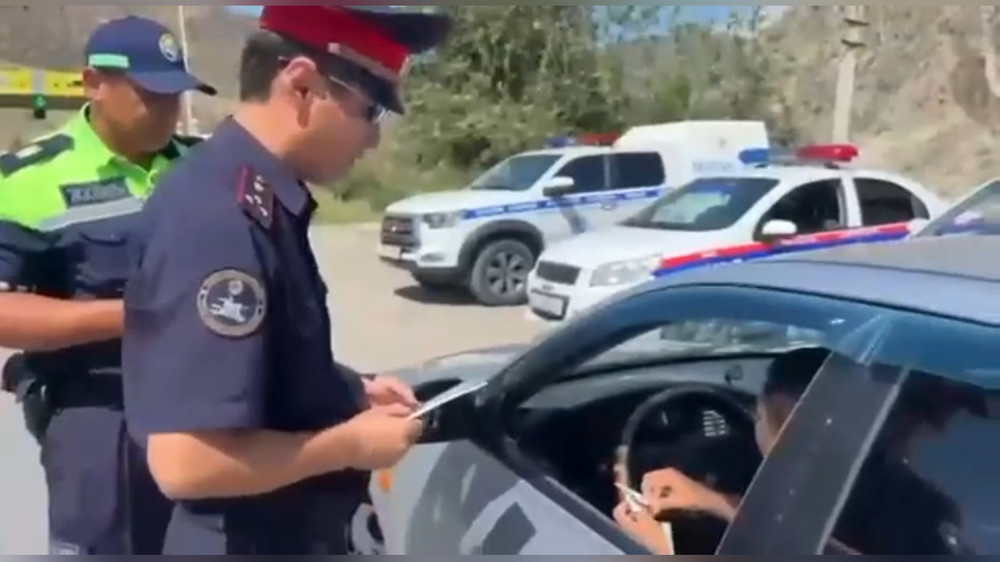 В Кара-Куле прошло профилактическое мероприятие по предотвращению дорожно-транспортных происшествий