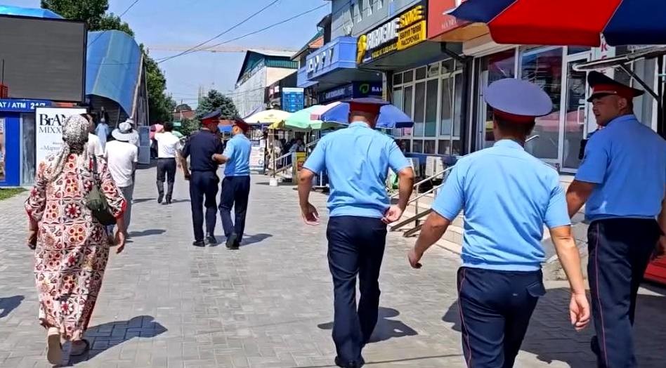 В городе Манас прошёл рейд «Попрошайка»: выявлены 23 человека, шестеро оштрафованы