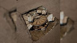 Люк перед парком имени Ататюрка находится в опасном состоянии