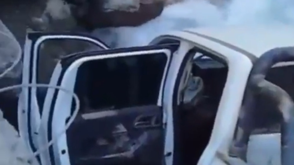 В Алайском районе гражданин Китая упал с моста на автомобиле
