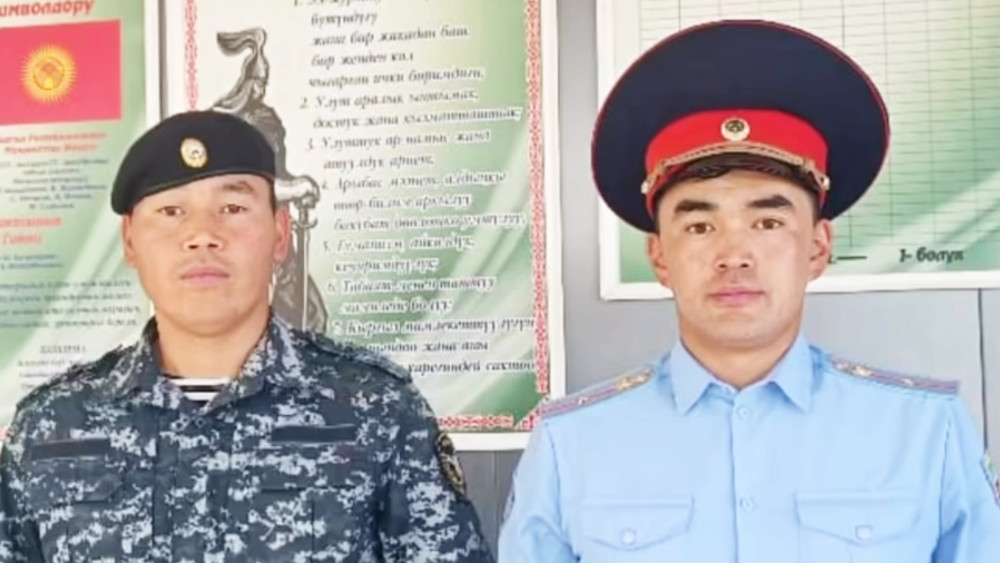 Милиционеры ночью спасли тонущего мужчину в озере Иссык-Куль. Видео