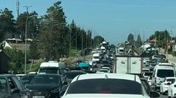 В Чолпон-Ате длинные пробки из-за туристического сезона