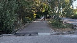 По улице Шопена в 5 мкр сделали пандусы на тротуаре