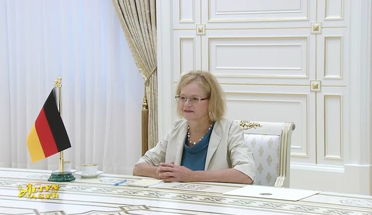 President of Turkmenistan receives new Ambassador of Germany