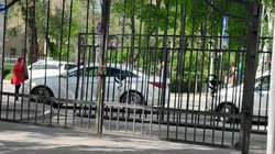 Законно ли закрыли въезд в Нацгоспиталь? Фото горожанина