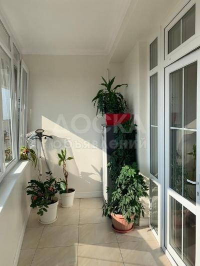 Продаю 5-комнатную квартиру, 223кв. м., этаж - 9/10, Московская-Тыныстанова.