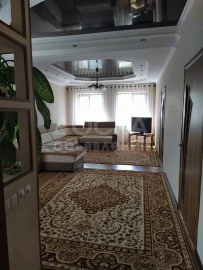 Продаю дом 4-ком. 10кв. м., этаж-1, 10-сот., стена кирпич, Ново-Покровка.