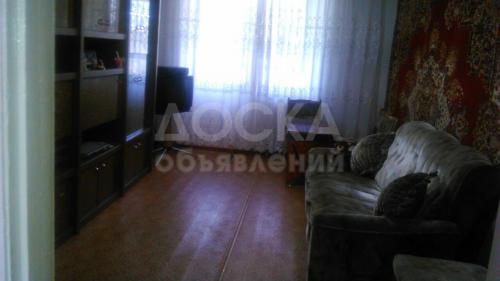 Продаю квартиру 2-ком., 47кв. м., этаж - 4/5, 10 мкр.