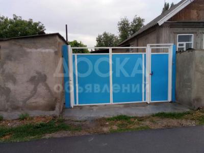 Продаю дом 6-ком., 100кв. м., этаж-1, 8-сот., стена кирпич, село восток.