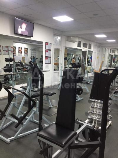 Продаю помещение свободного назначения 400кв. м., 8 мкр.