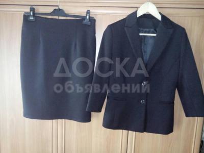 Продаю женский костюм индивидуального заказа, размер 44.