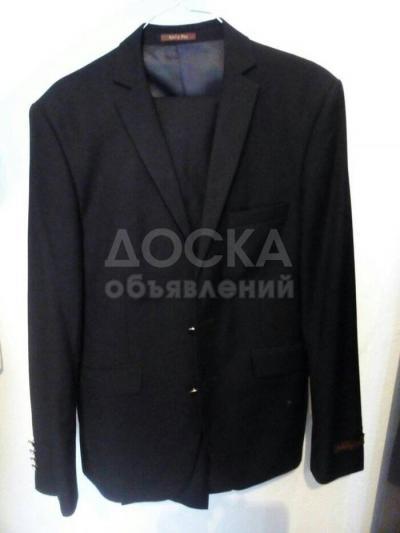Продается классический черный молодежный костюм, размер 46-48, состояние хорошее