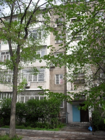 Срочно продаю 3-х комнатную квартиру 105 серии в центре