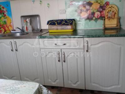 Продаю новый кухонный гарнитур + новая вытяжка