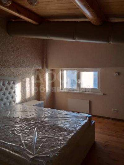 Продаю 4-комнатную квартиру, 137кв. м., этаж - 10/10, 7 микрорайон.