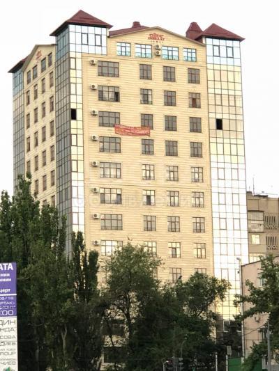 Продаю 4-комнатную квартиру, 125кв. м., этаж - 9/10, Восток 5 мкр, 26/1.