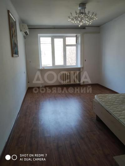 Продаю 2-комнатную квартиру, 42кв. м., этаж - 4/4, Токтогула-Турусбекова.