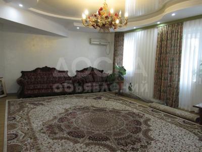 Продаю 4-комнатную квартиру, 187кв. м., этаж - 1/7, Токтогула/Т.Молдо.