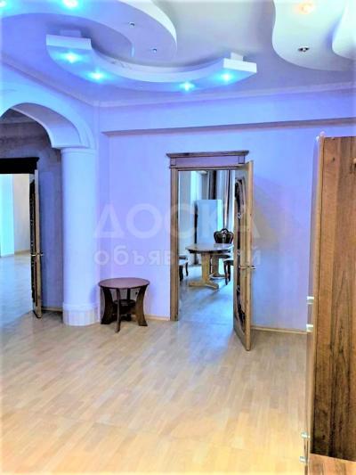 Продаю 2-комнатную квартиру, 101кв. м., этаж - 4/9, Киевская/Уметалиева.