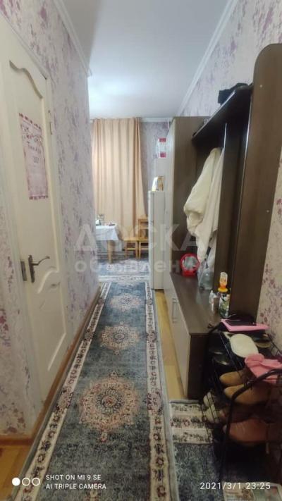 Продаю 1-комнатную квартиру, 32кв. м., этаж - 3/5, Восток 5.