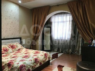 Продаю 5-комнатную квартиру, 200кв. м., этаж - 3/10, Магистраль.