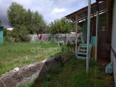 Продаю полдома 4-ком. 22кв. м., этаж-2, 2-сот., стена кирпич, С Бактуу Болонту.