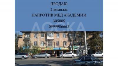 Продаю 2-комнатную квартиру, 40кв. м., этаж - 3/3, Ахунбаева/Тыныстанова.