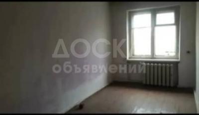 Продаю 2-комнатную квартиру, 44кв. м., этаж - 1/2, ул.Баялинова х бул.М.Ганди