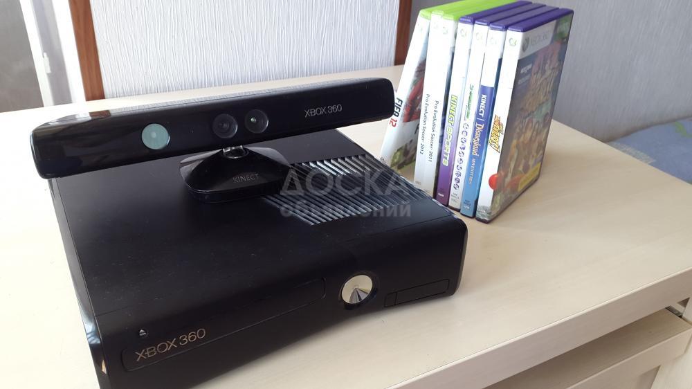 ПРОДАЮ XBOX 360+KINECT В ОТЛИЧНОМ СОСТОЯНИИ+2 джойстика+лицензионные игры в подарок!