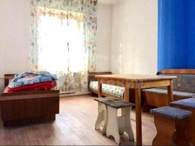 Продаю 2-комнатную квартиру, 47кв. м., этаж - 2/3, Чуй 271.