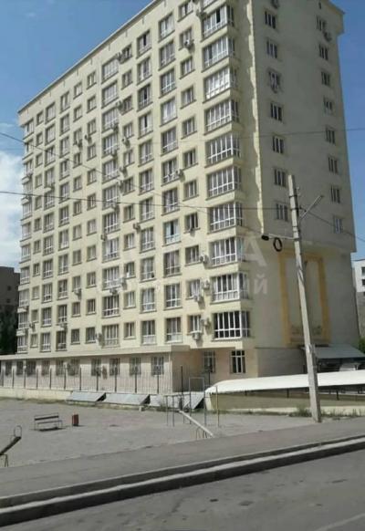 Продаю 1-комнатную квартиру, 44кв. м., этаж - 2/10, кок жар.