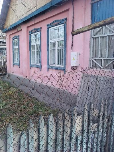 Продаю дом 4-ком., 60кв. м., этаж-1, 4-сот., стена саман, Ахунбаева - К.Маркса.