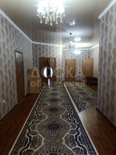 Продаю дом 7-ком. 120кв. м., этаж-1, 5-сот., стена кирпич, г. Бишкек,  верхний Токольдош, район  Мадины .