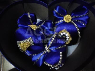 Новогодние подарки из декорированных шаров на новогодней ярмарке в Дордой Плаза 2