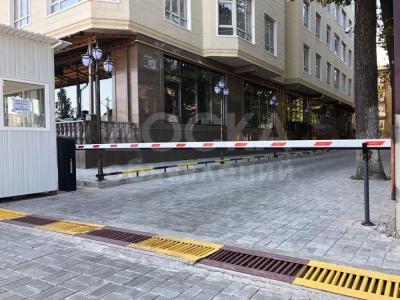 Продаю 1-комнатную квартиру, 50кв. м., этаж - 2/10, Акылбекова 66 (Чуй/Алма-атинская).