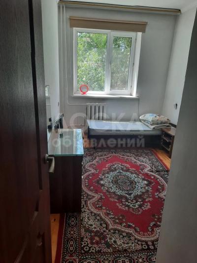 Продаю 3-комнатную квартиру, 69кв. м., этаж - 3/5, Логвиненко 24/1, район белого дома.