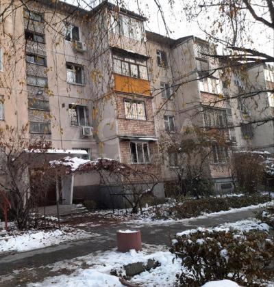 Продаю 1-комнатную квартиру, 33кв. м., этаж - 4/4, Сухе-Батора,Карла-Маркса.