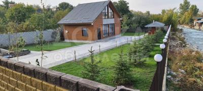 Продаю дом 5-ком. 120кв. м., этаж-2, 11-сот., стена кирпич, Таш-Мойнок.