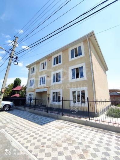 Продаю 1-комнатную квартиру, 45кв. м., этаж - 3/3, маданият 51.