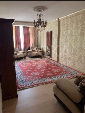 Продаю 2-комнатную квартиру, 73кв. м., этаж - 9/10, 4 мкр.